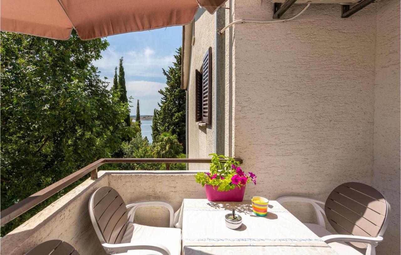 Beautiful Apartment In Omisalj With Kitchen Omišalj Exterior foto
