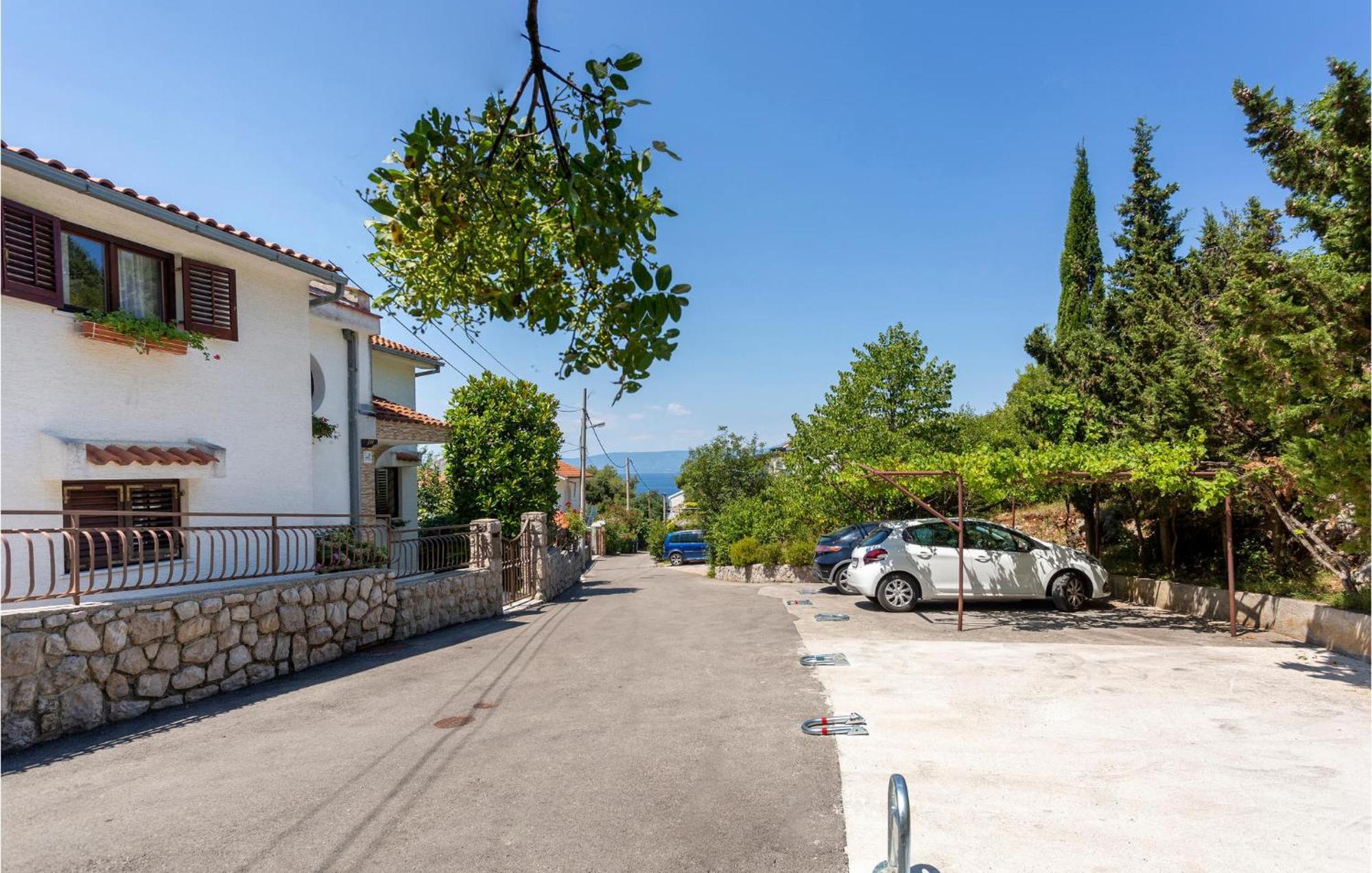 Beautiful Apartment In Omisalj With Kitchen Omišalj Exterior foto
